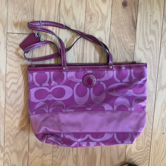 Like New Coach Pink Shoulder Bag - Picture 1 of 6
